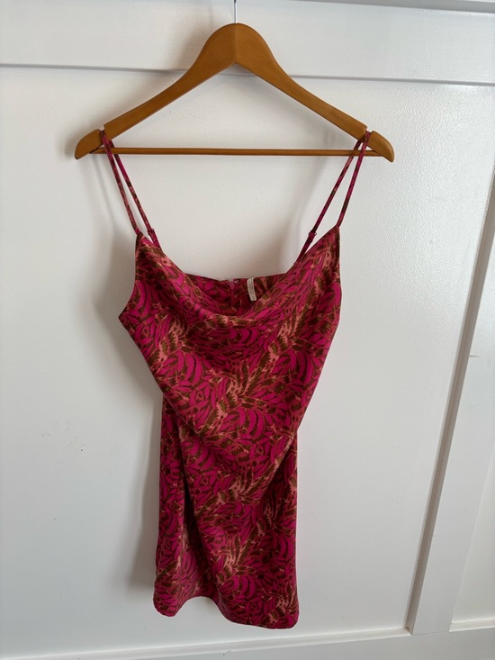 Urban Outfitters Dresses & Skirts - Urban Outfitters Summer Vacation Pink/Brown Patterned Scoop Neck Mini Slip Dress